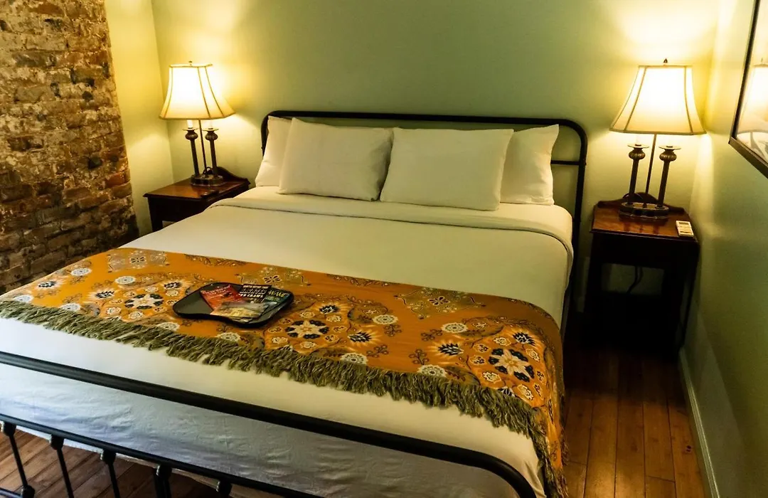 Historic Mardi Gras Inn-1