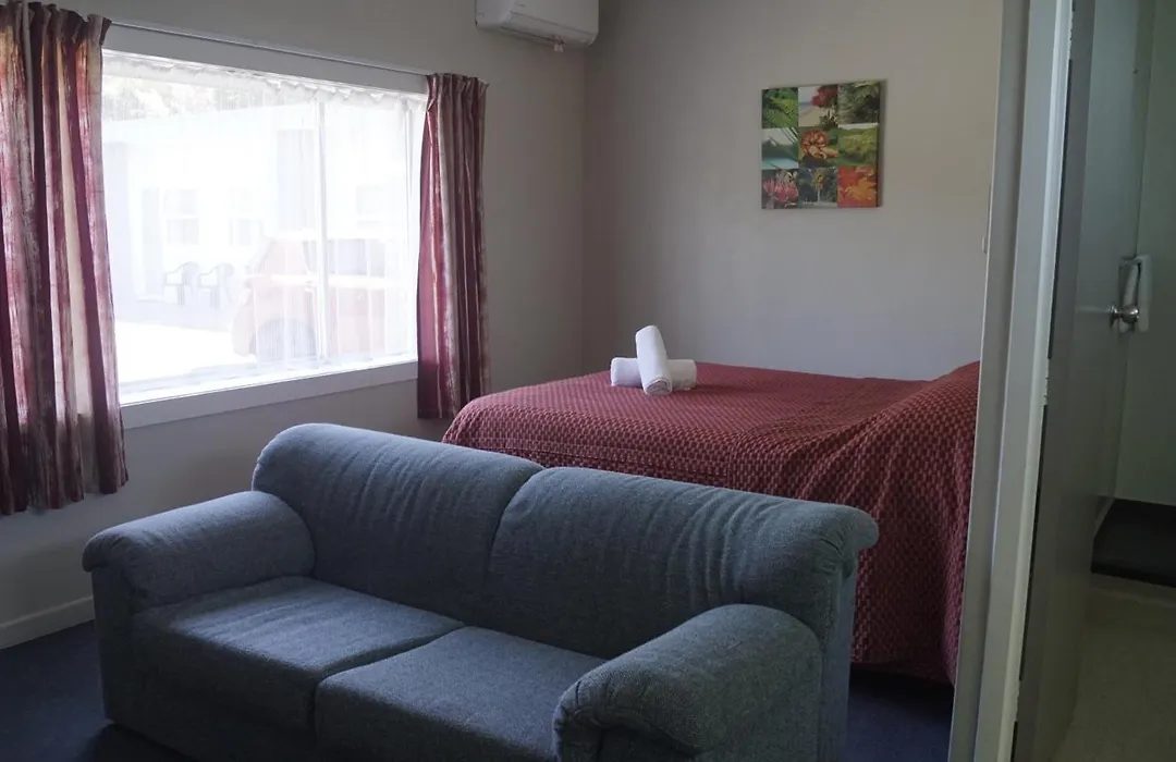 Apple Motor Inn-1