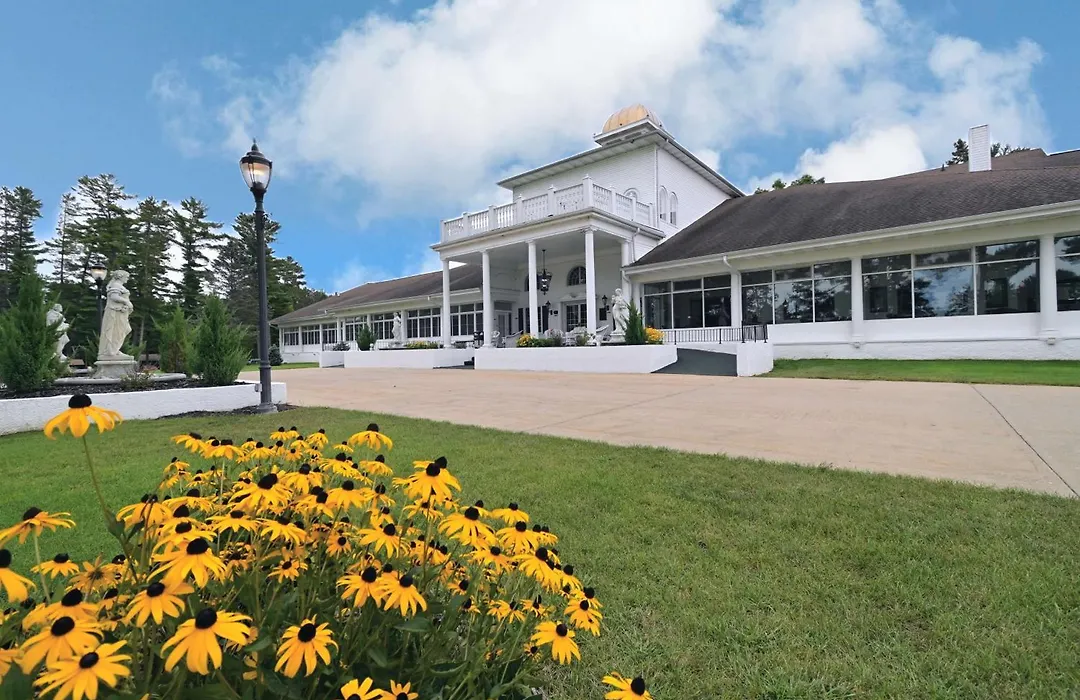 Four Seasons Island Resort-1