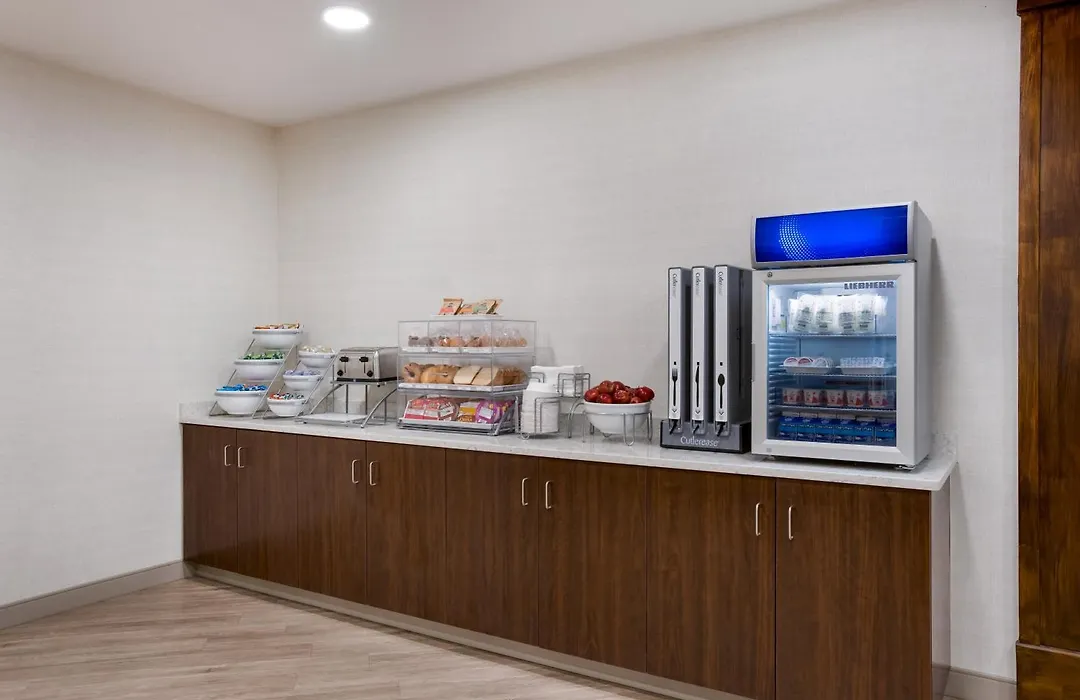 Comfort Inn & Suites Gaylord-1