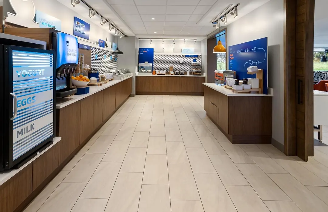 Holiday Inn Express & Suites Waynesboro East-1