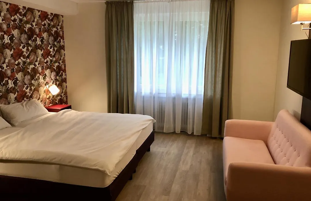 Fährhaus Hotel am Rhein Düsseldorf by Mayburgh-1