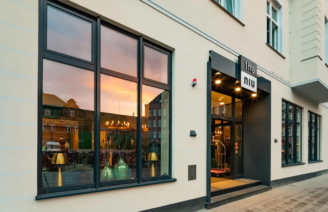 H+ Hotel Lübeck-1