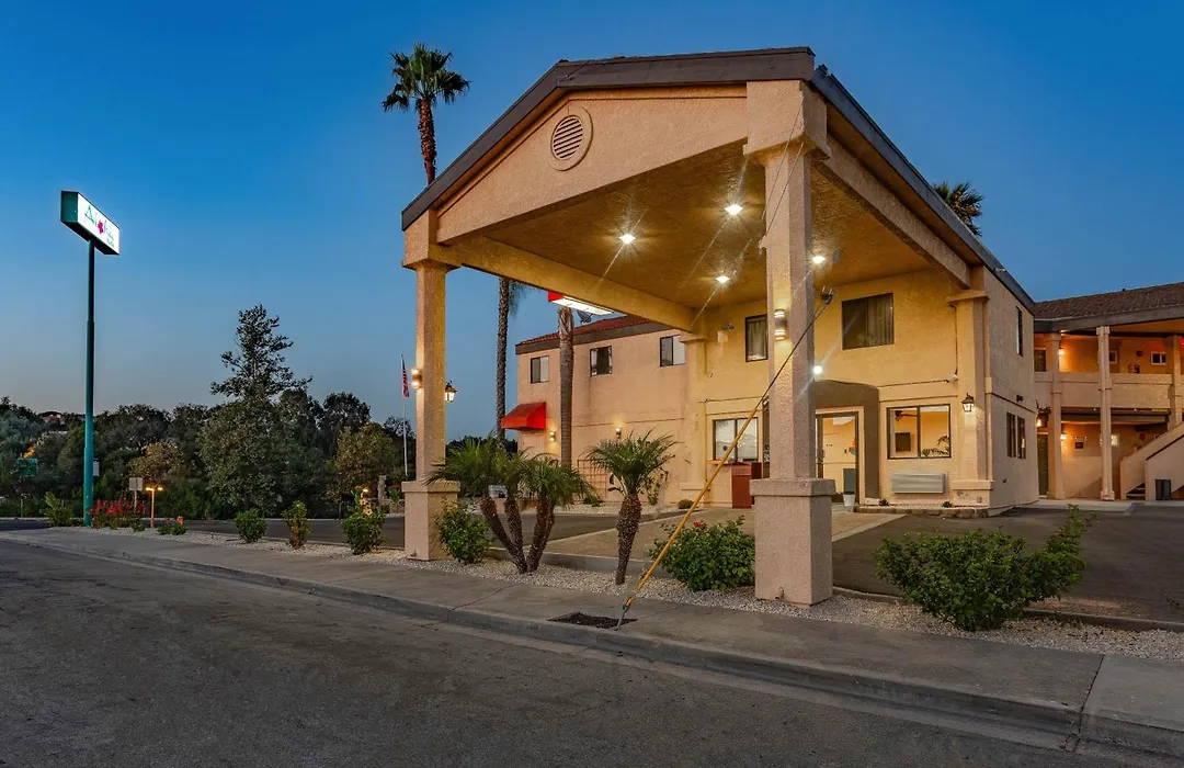 Aloha Inn-1