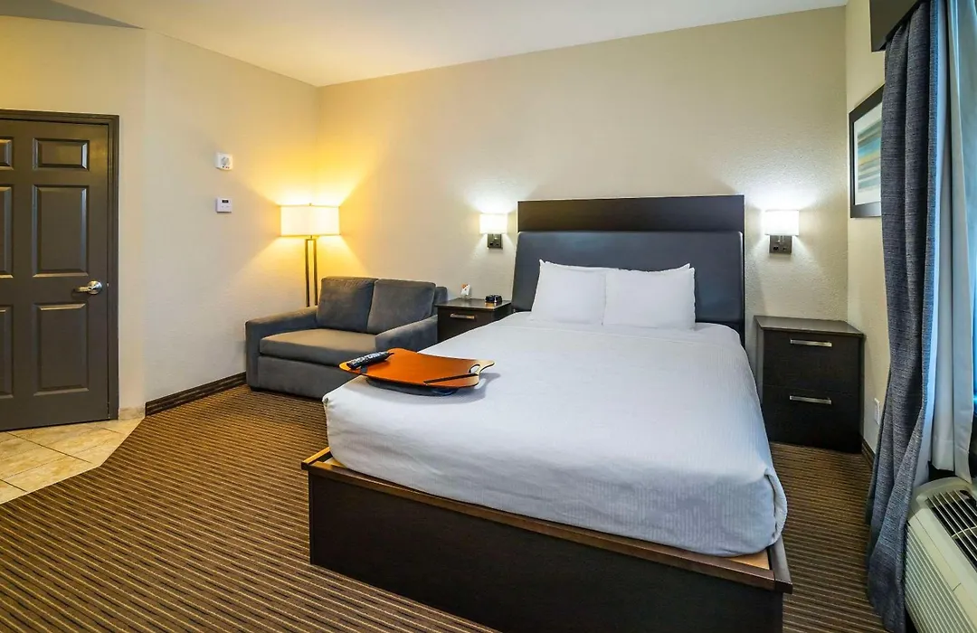 Quality Inn & Suites Moose Jaw-1