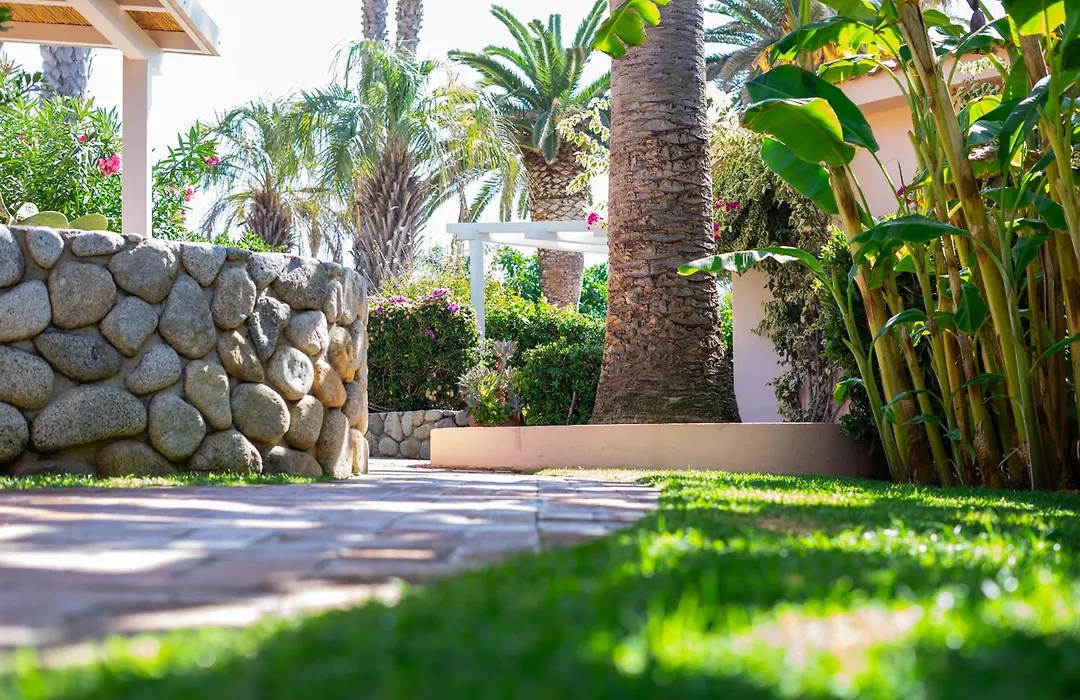 Hotel Villaggio Cala Di Volpe-1