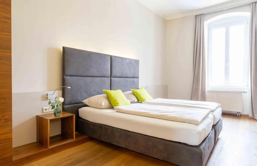 Eee Hotel Perg-1