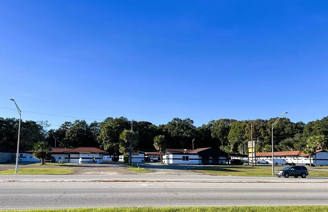 Beverly Motel-1