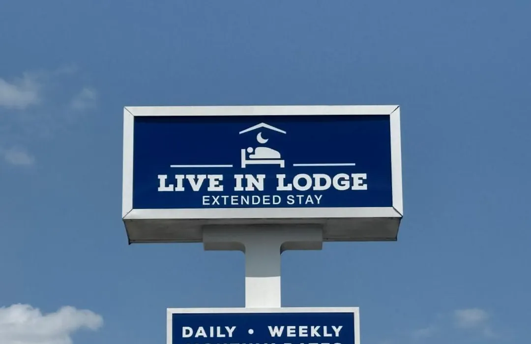 Live In Lodge Jonesboro-1