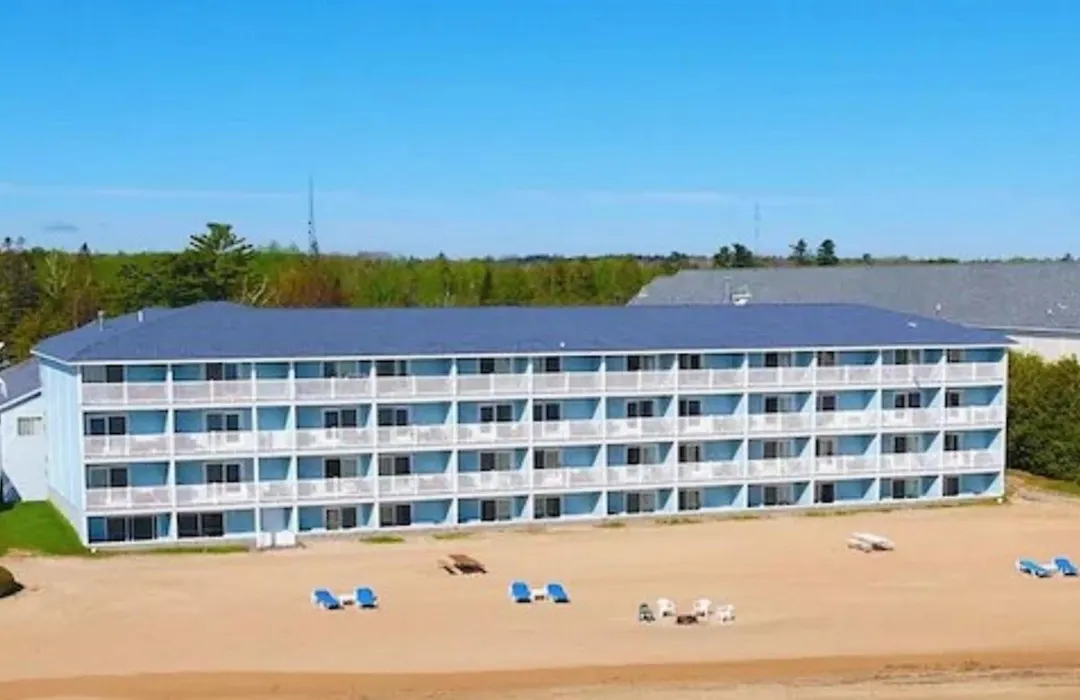 Blue Water Beachfront Hotel & Waterpark-1