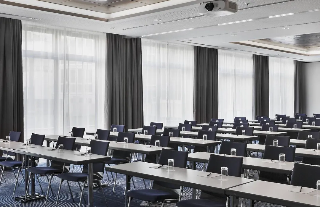 Courtyard By Marriott Hamburg City-1
