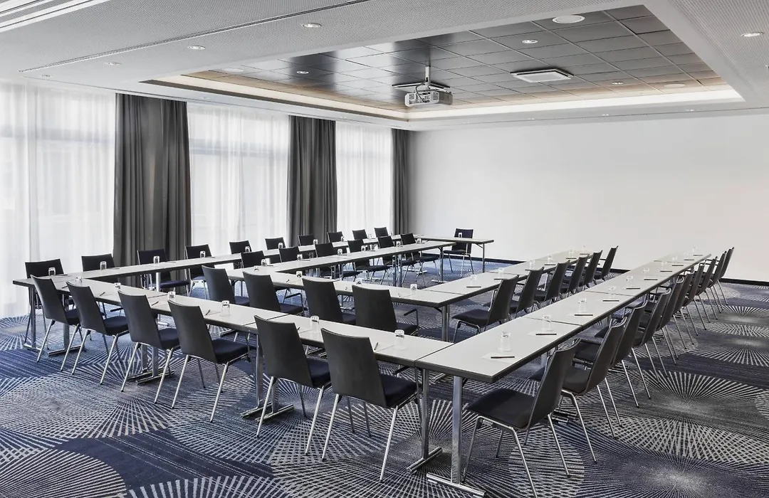 Courtyard By Marriott Hamburg City-1