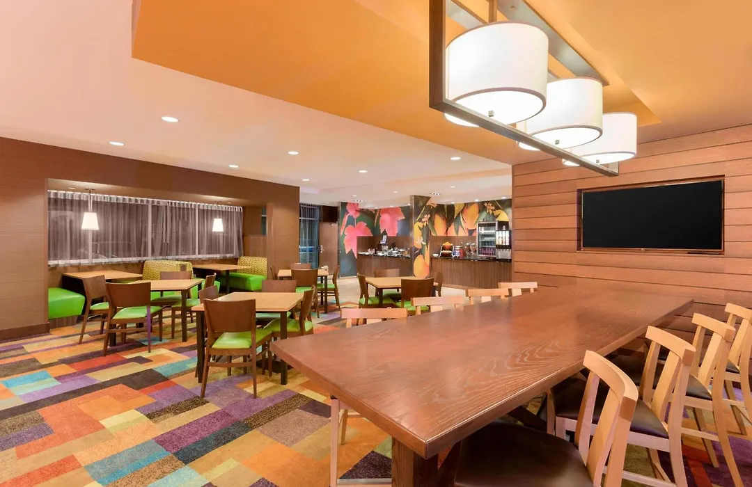 Fairfield Inn & Suites By Marriott Pittsburgh Airport/Robinson Township-1