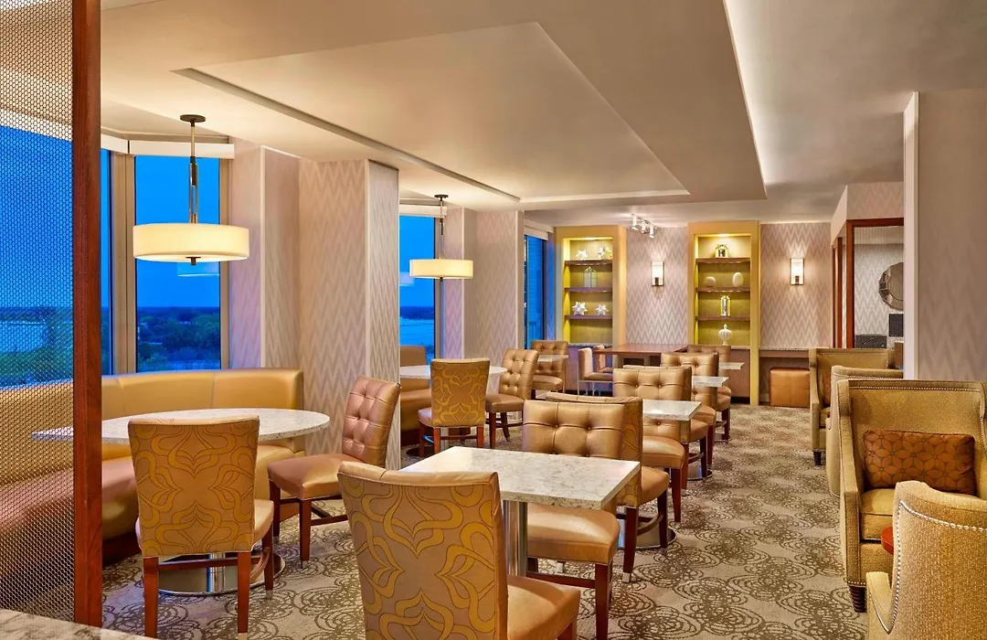 Sheraton Suites Chicago Elk Grove-1
