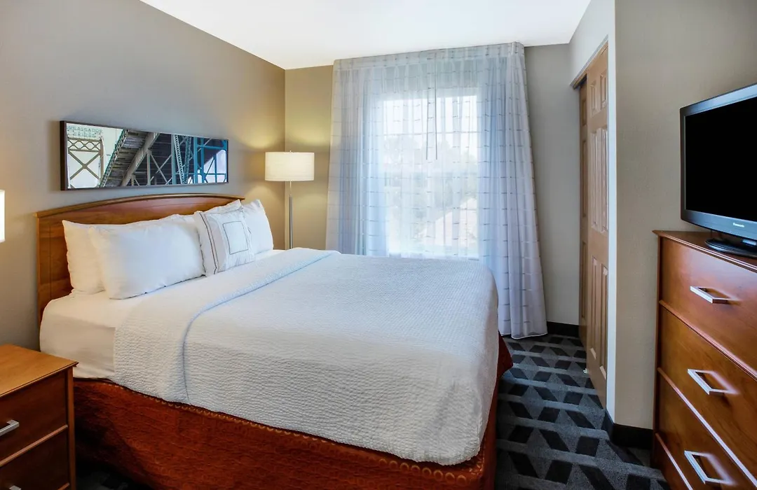 Towneplace Suites By Marriott Detroit Livonia-1