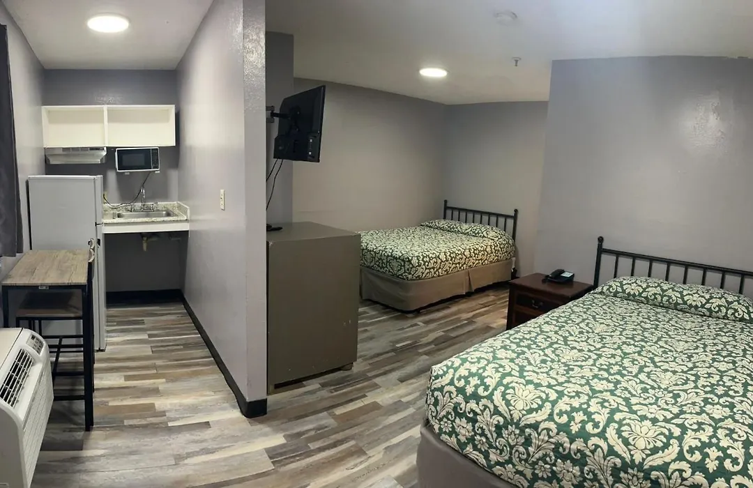 Live In Lodge Lilburn-1