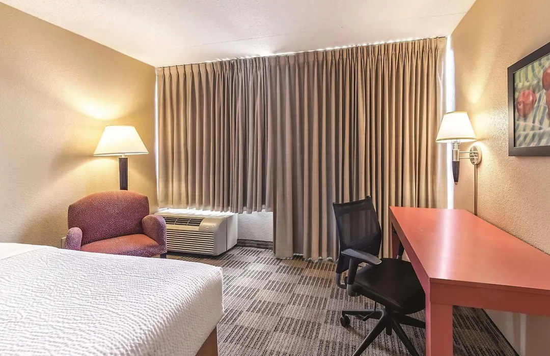 Ramada Inn By Wyndham Fairfield Nj-1