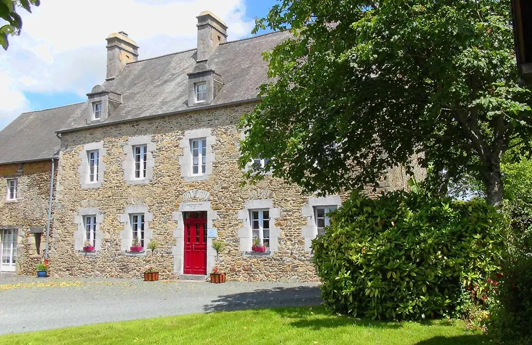 Le Clos des Tilleuls D Day Home, Chambres d'hôtes, Suite avec Sauna Privatif, Suite avec balnéothérapie privative, en supplément option SPA bain à remous-1