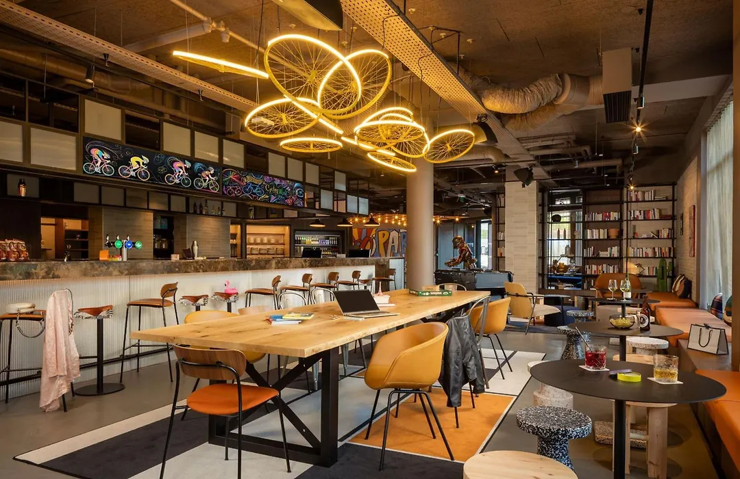 Moxy Paris Clamart-1