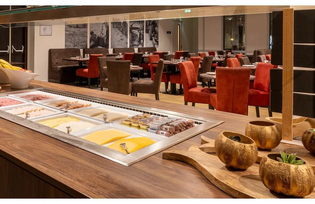 Plaza Premium Almere-1