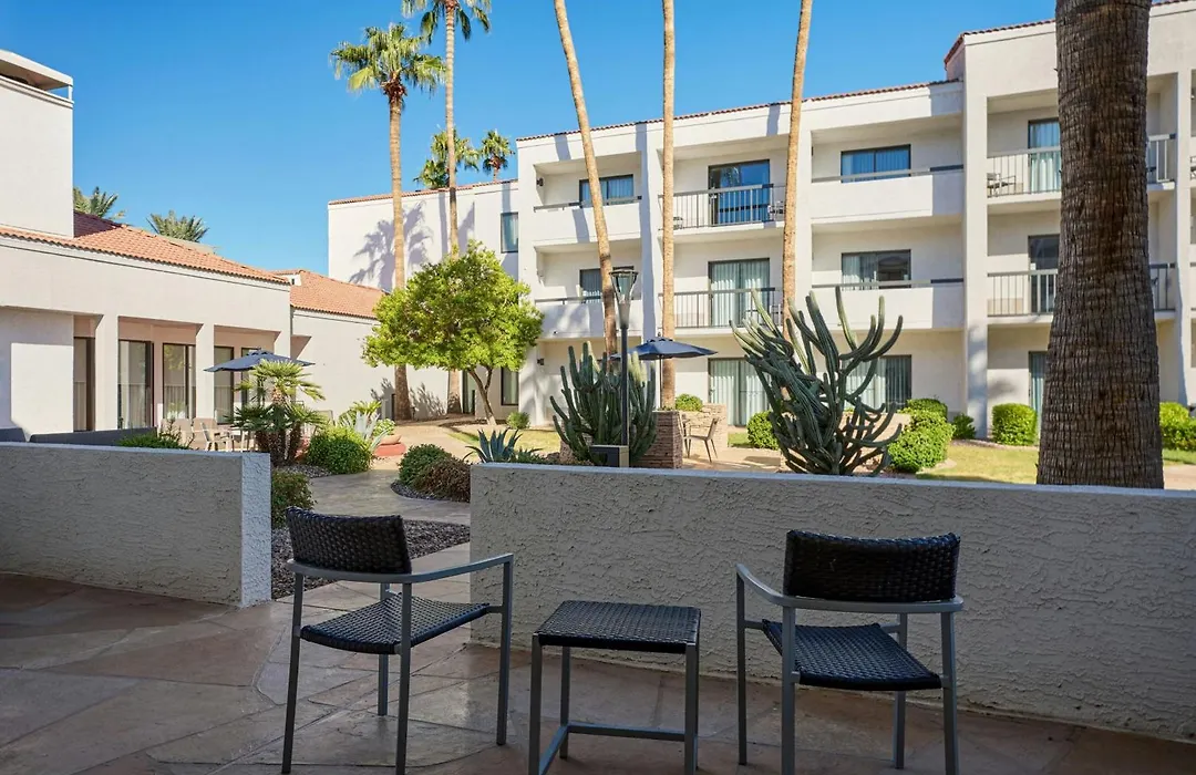 Courtyard By Marriott Phoenix North-1