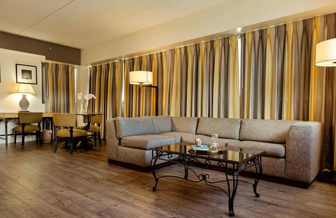 Stamford Suites (Adults Only)-1