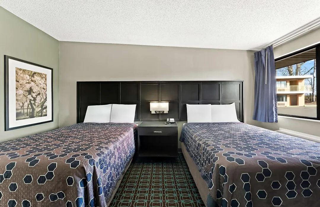 Knights Inn Montgomeryville-1