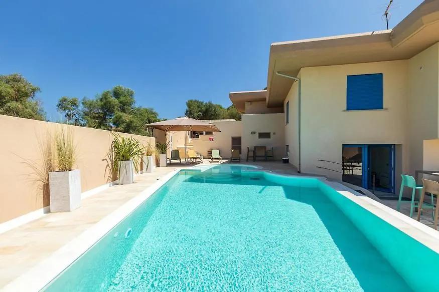 Affittacamere Resort Beach San Gemiliano-1
