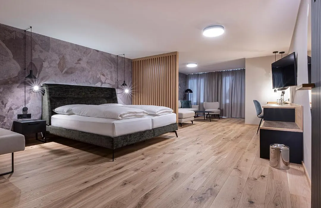 Hotel Almesberger-1