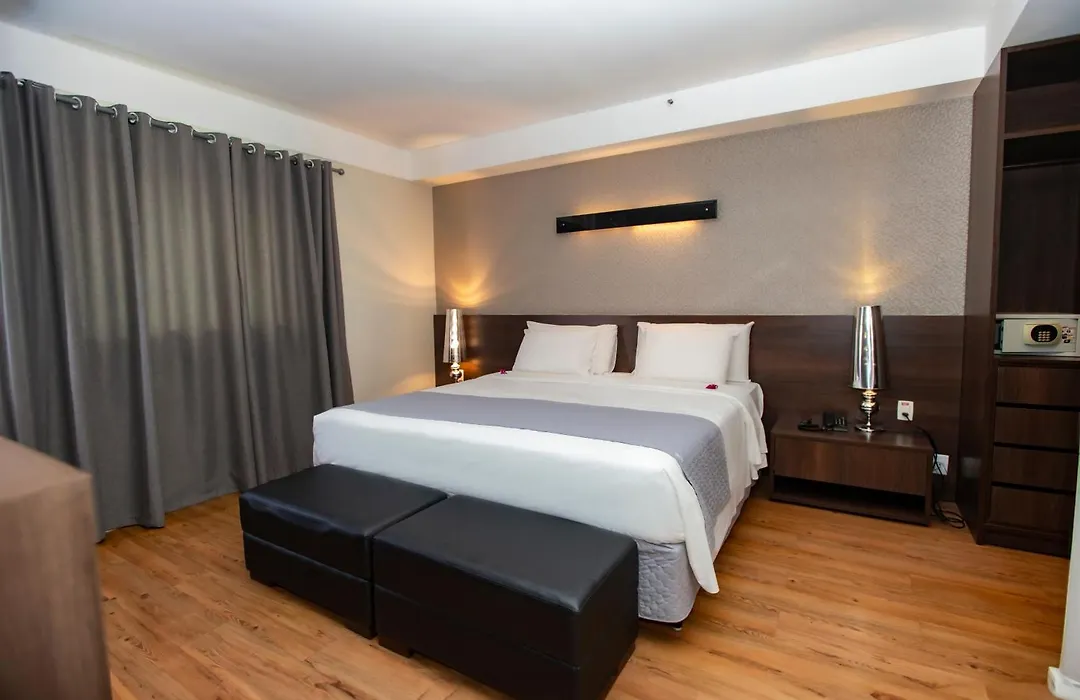 Delmond Hotel-1