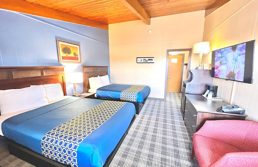 The Crossroads Motel-1