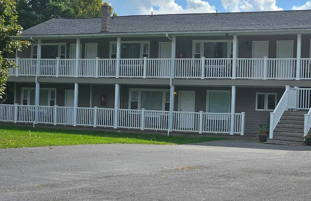 Captain'S Inn And Suites-1