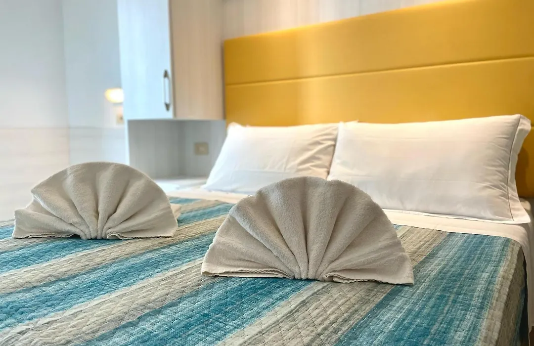 Hotel Crystal - SPIAGGIA INCLUSA con pacchetti personalizzati-1