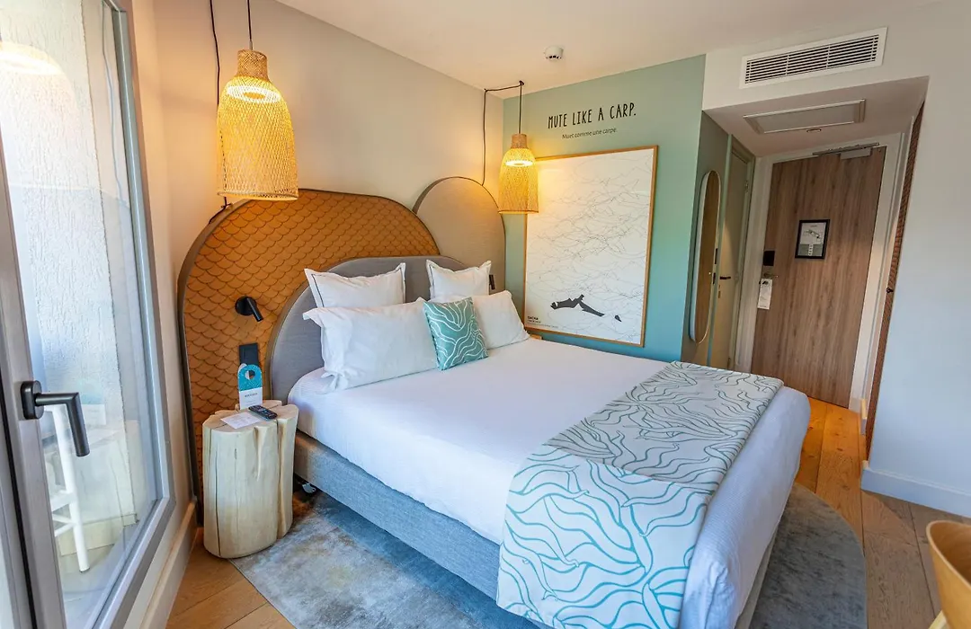 Black Bass Hotel-1