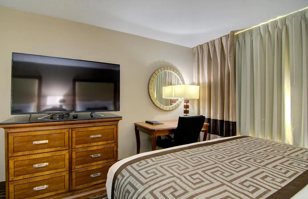 Westbridge Inn And Suites-1