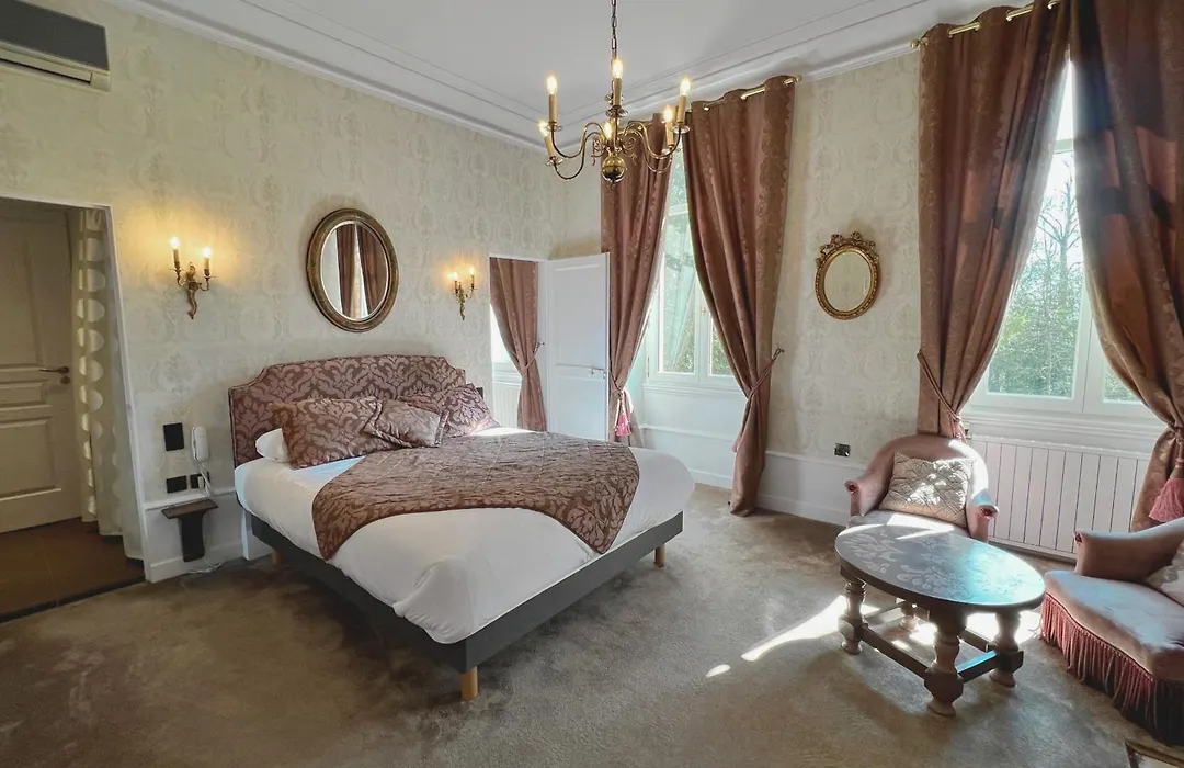 Chateau De Challanges-1
