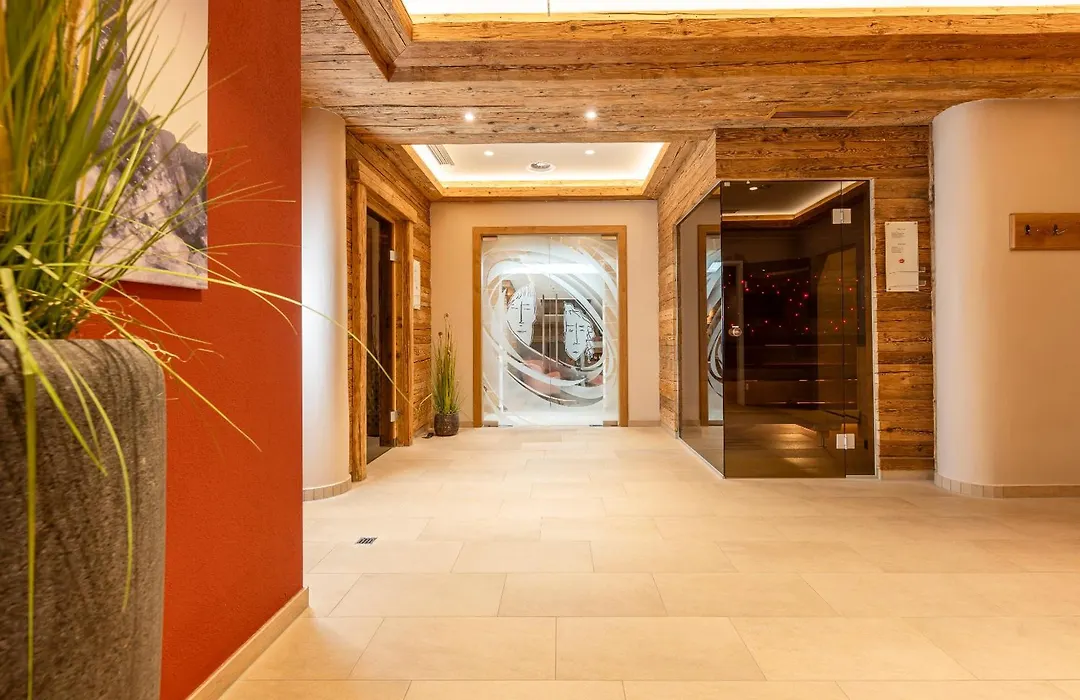 Aktiv & Vitalhotel Bergcristall-1