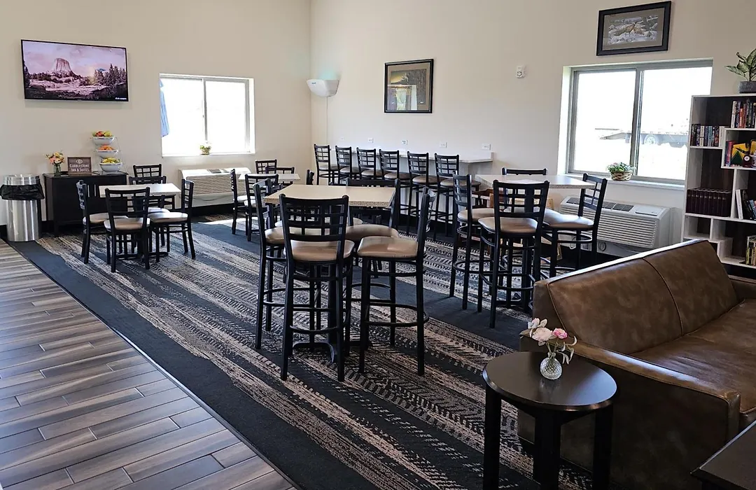 Cobblestone Inn & Suites - Manchester-1