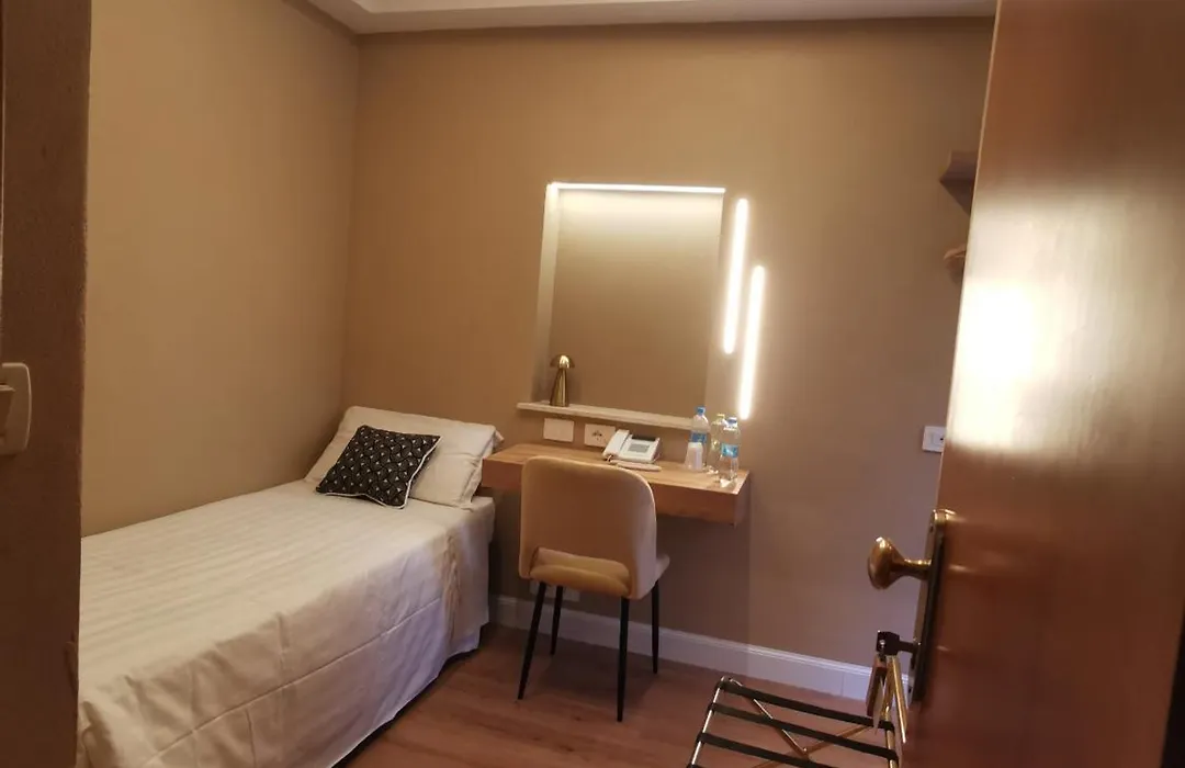 Hotel Fiori-1