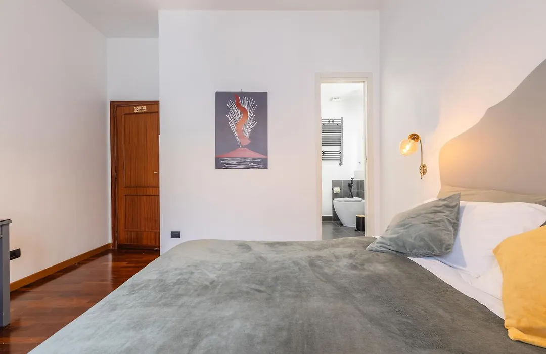 NapoliCentro Mare - Sea View Rooms&Suites-1