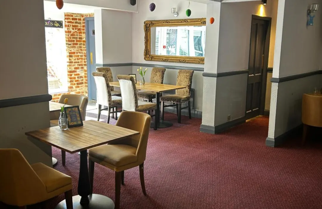 The Limes Bar And Hotel-1
