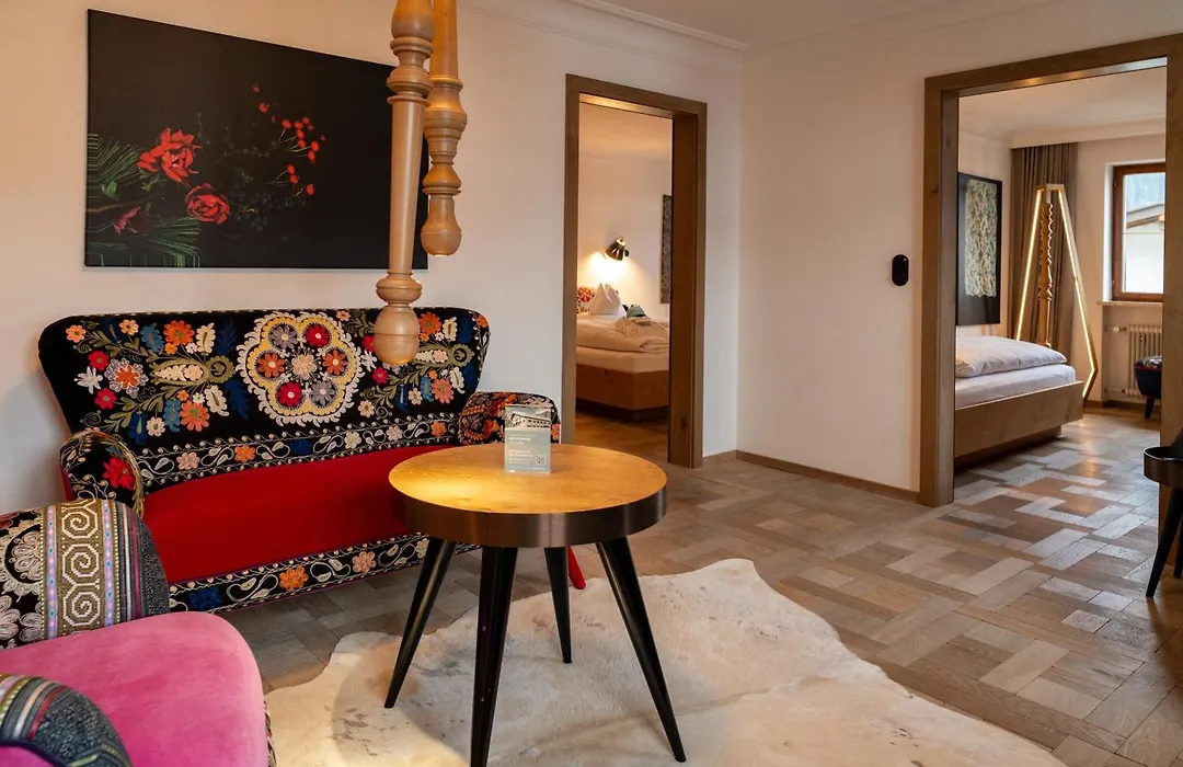Hinterwies – Ski In / Lodge / Dine-1