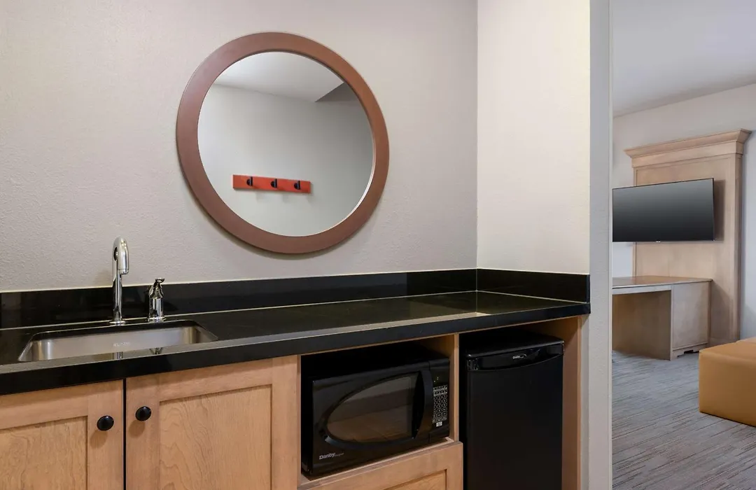 Hampton Inn & Suites By Hilton Dodge City Boot Hill Casino-1