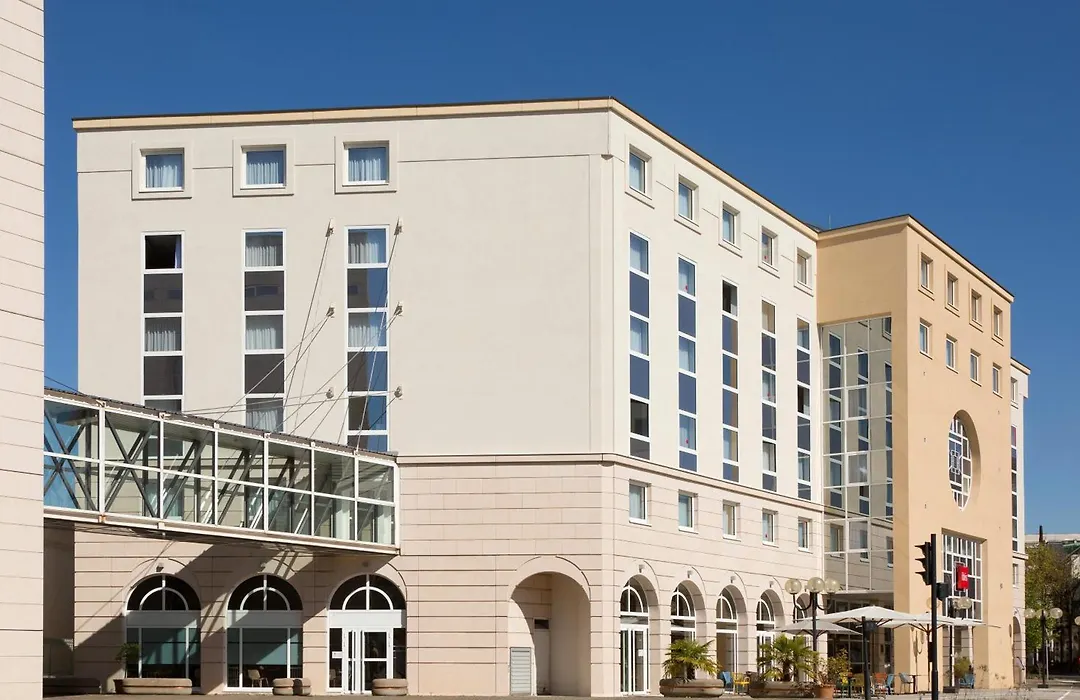 Ibis Vichy-1