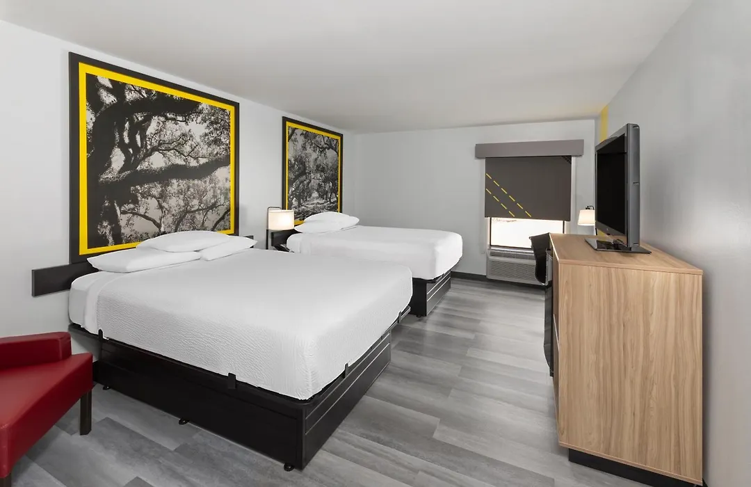 Super 8 By Wyndham Alexandria La-1
