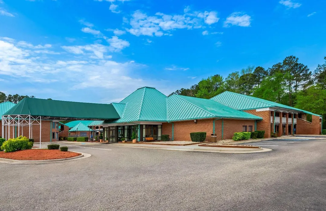 Days Inn By Wyndham Petersburg/South Fort Lee-1