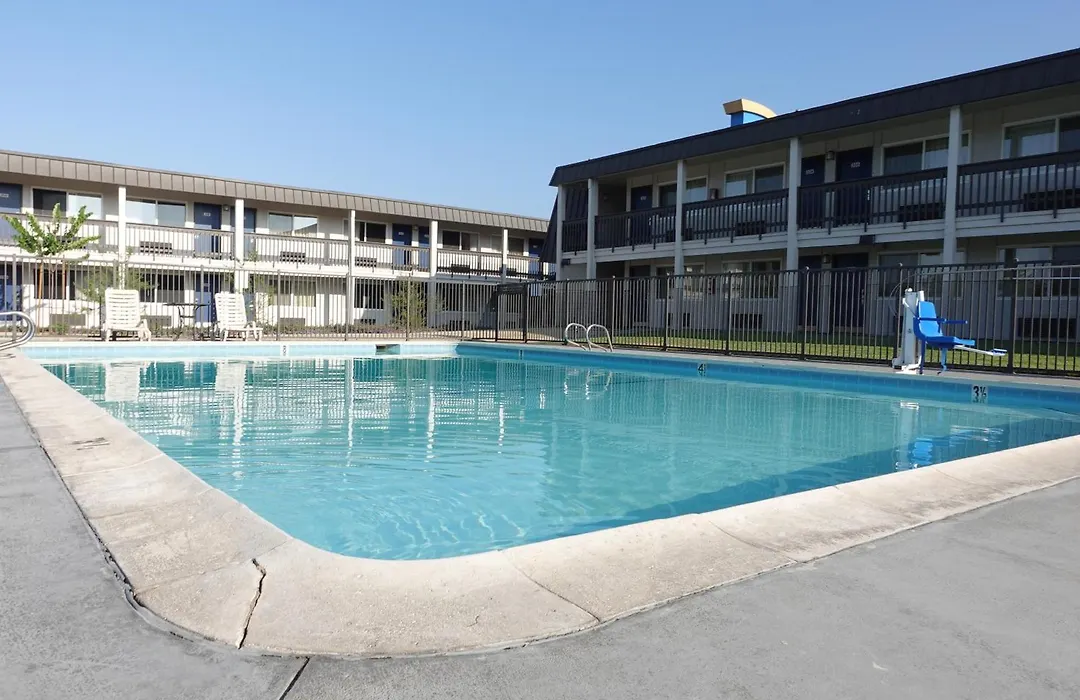 Motel 6-Claremont, Ca-1
