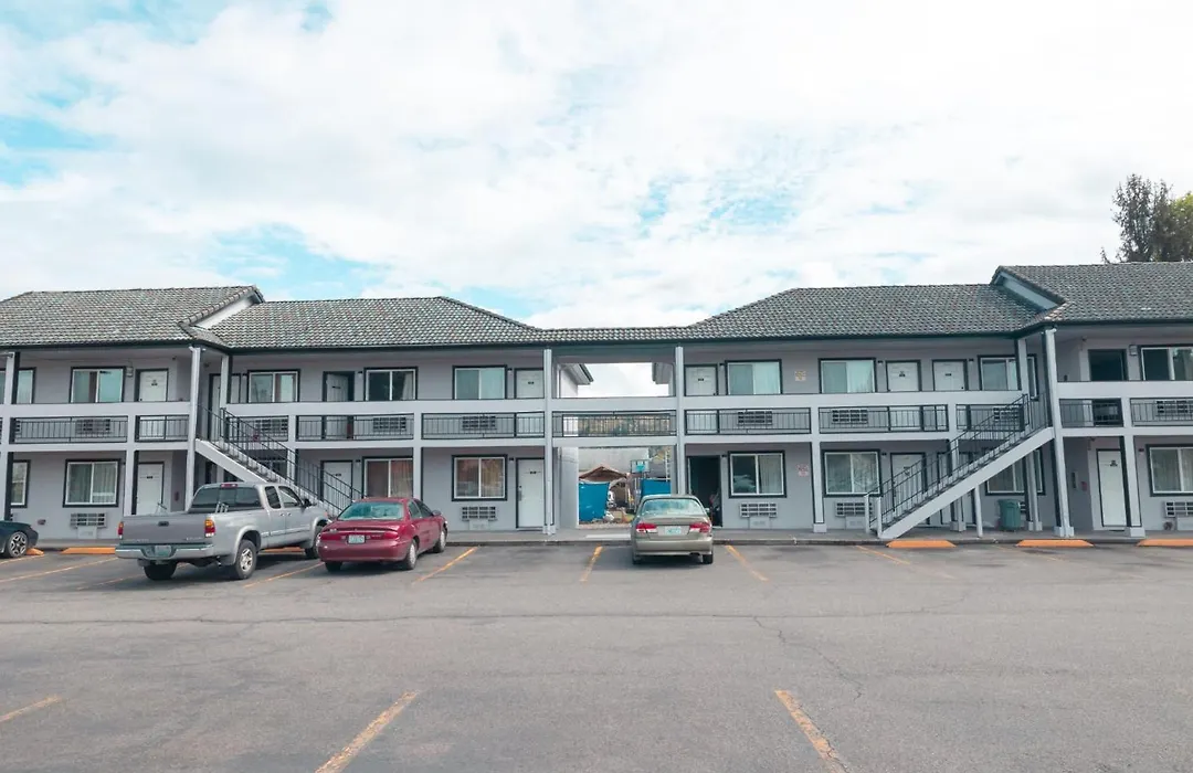 Sumner Motor Inn-1