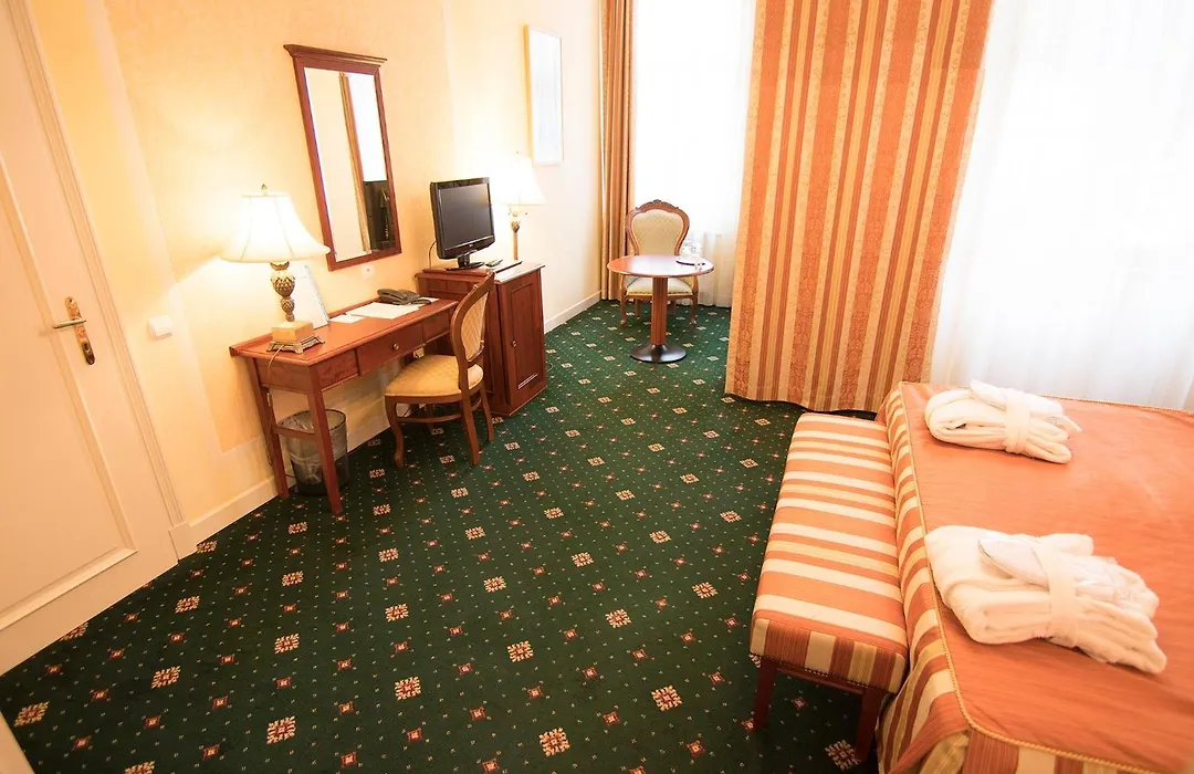 Humboldt Park Hotel & Spa-1