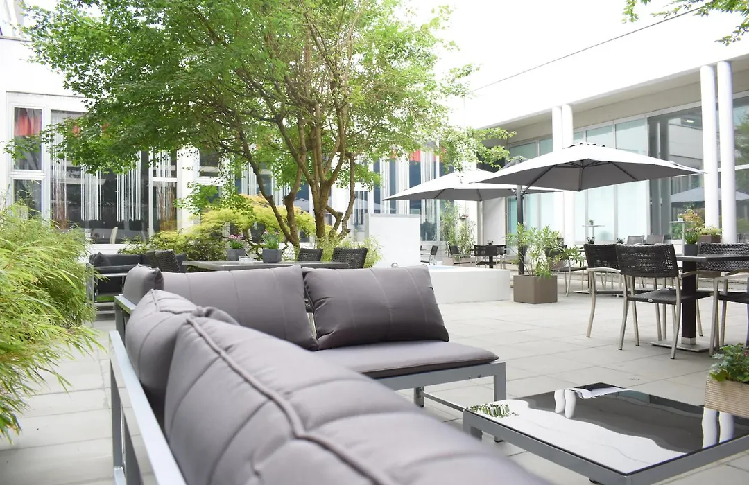 College Garden Hotel-1
